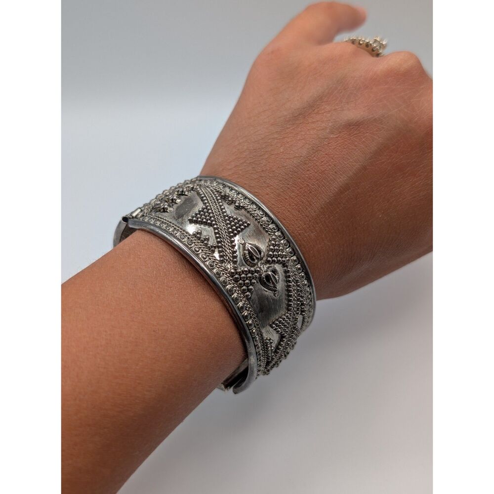 Vtg Moroccan Yemenite Style Silver Tribal Cuff Bangle Wide Hinged Clamper